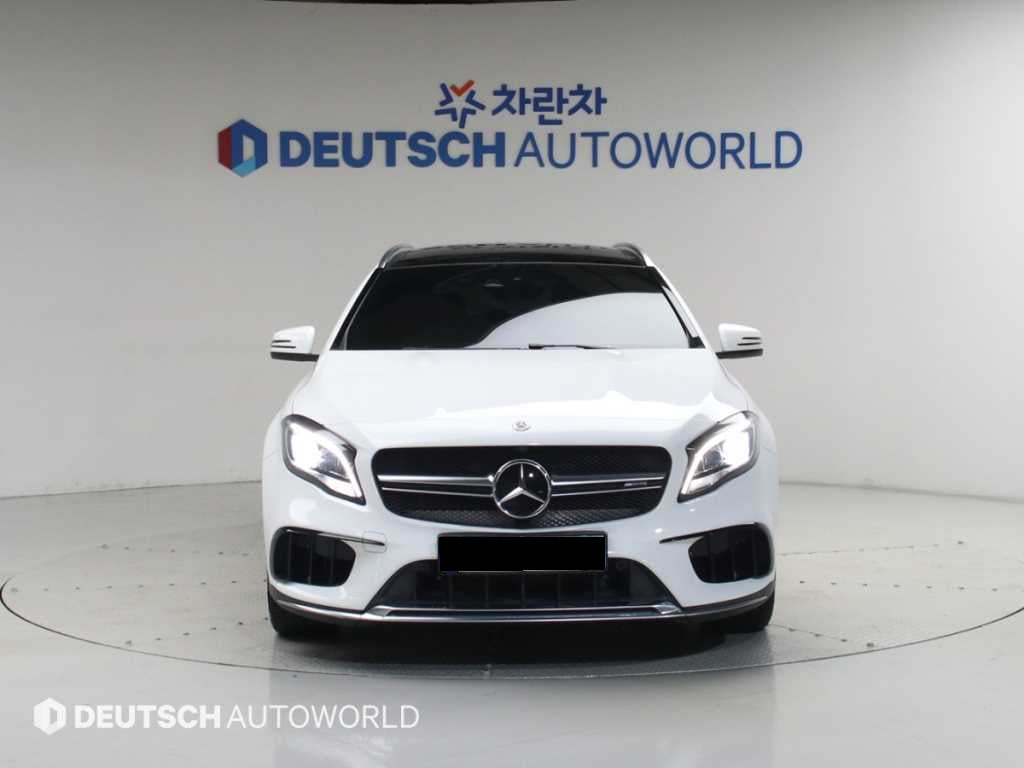 Mercedes-Benz GLA-Class — photo 03