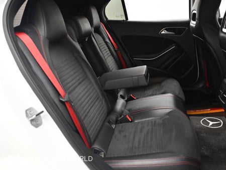 Mercedes-Benz GLA-Class — photo 12