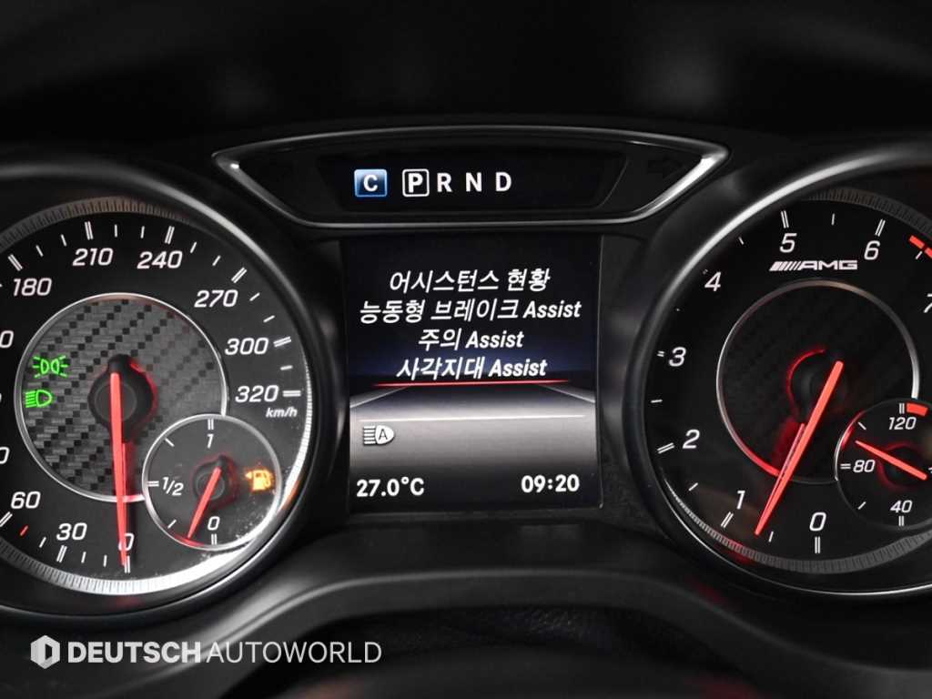 Mercedes-Benz GLA-Class — photo 17