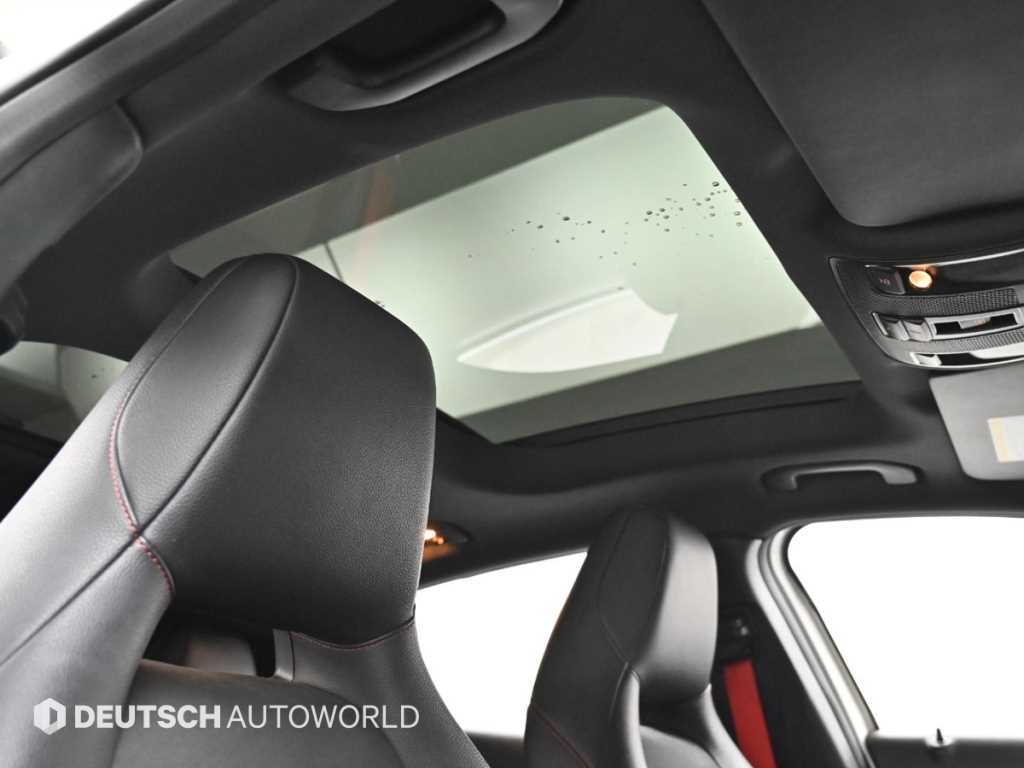 Mercedes-Benz GLA-Class — photo 18