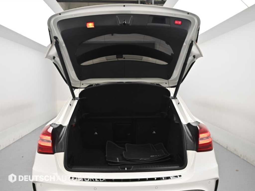 Mercedes-Benz GLA-Class — photo 19