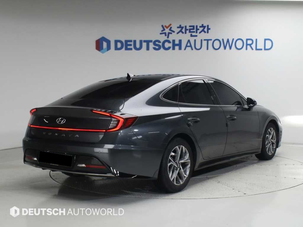 Hyundai Sonata — photo 02