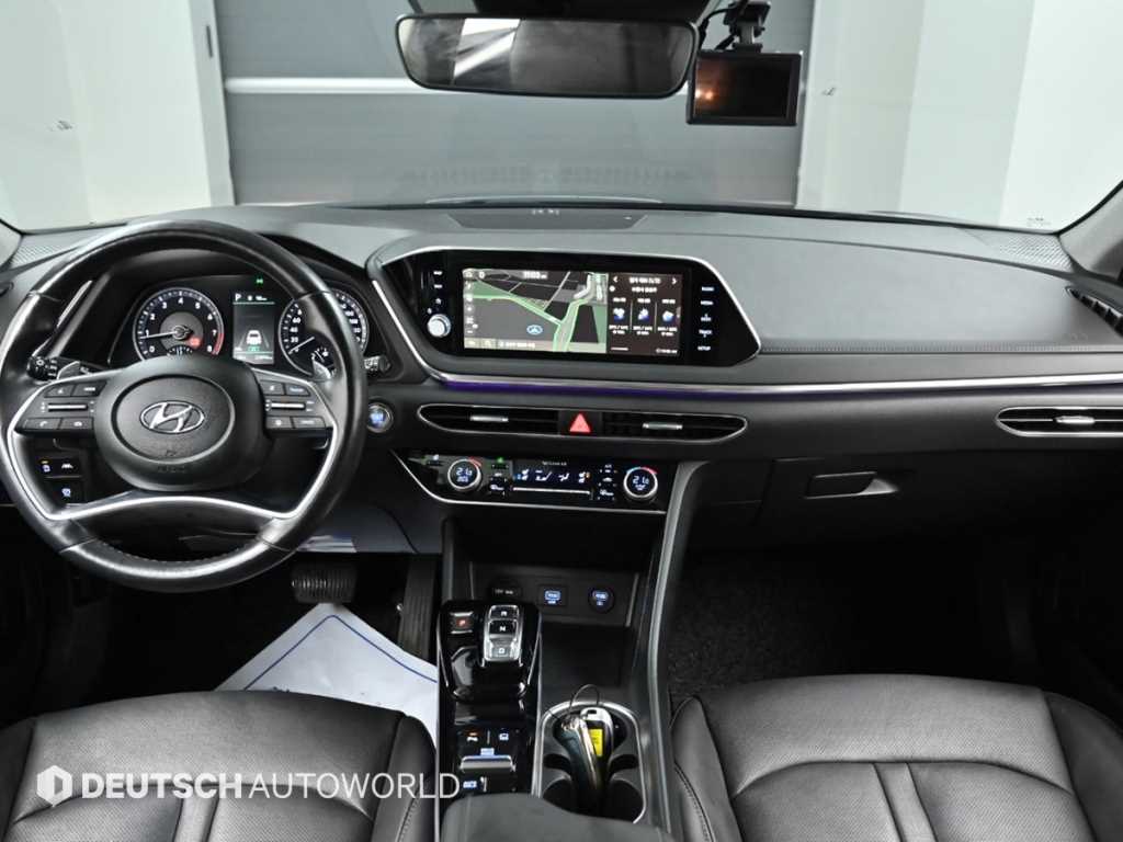 Hyundai Sonata — photo 07