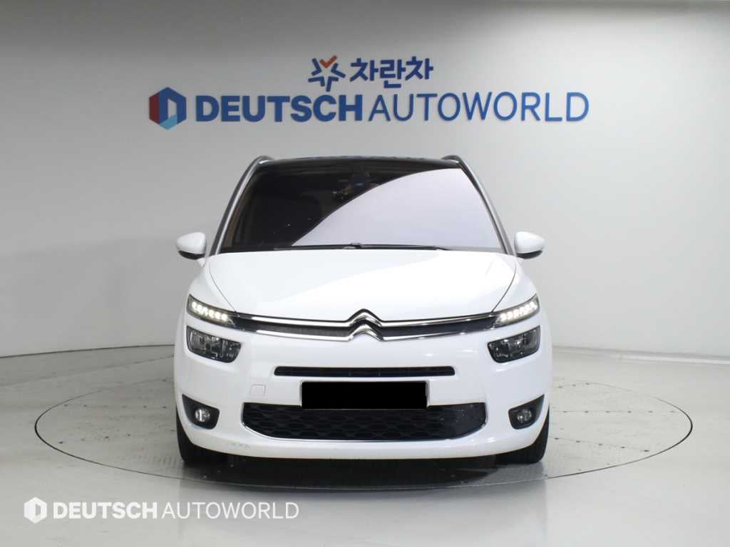 Citroen C4 Picasso — photo 03