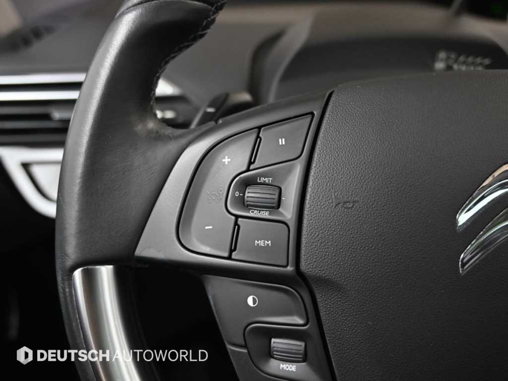 Citroen C4 Picasso — photo 16