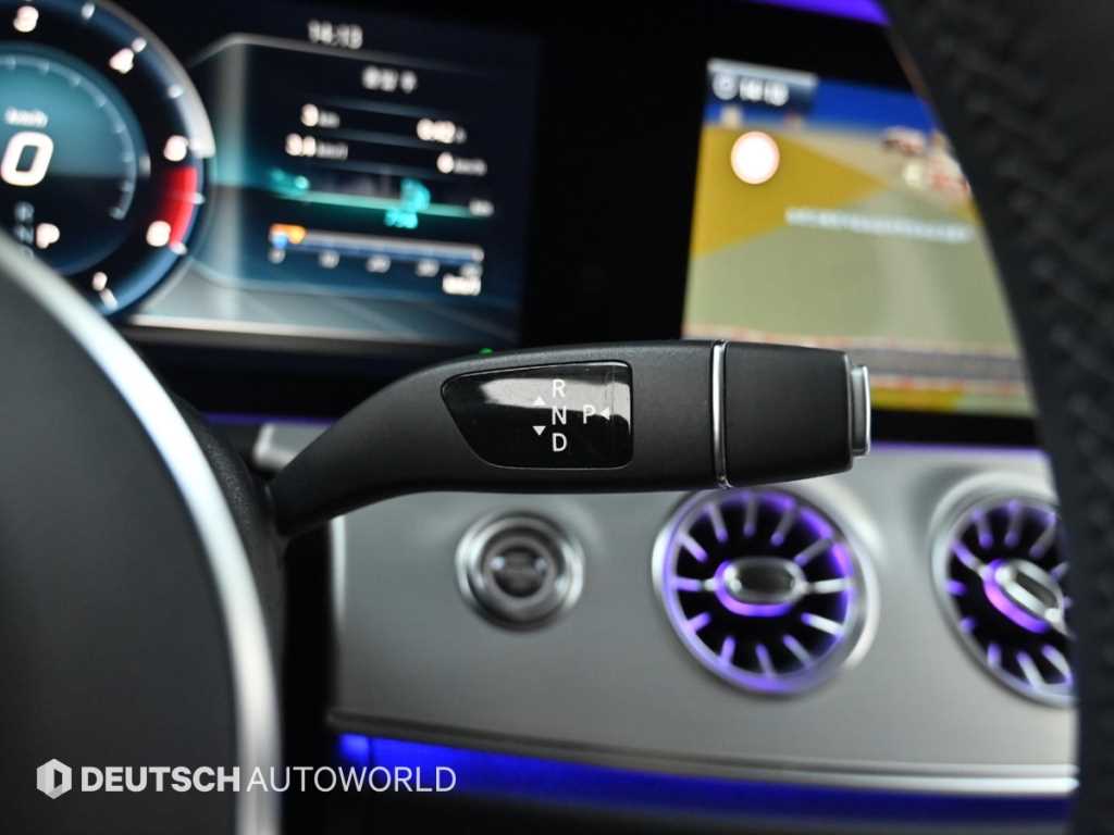 Mercedes-Benz CLS-Class — photo 09
