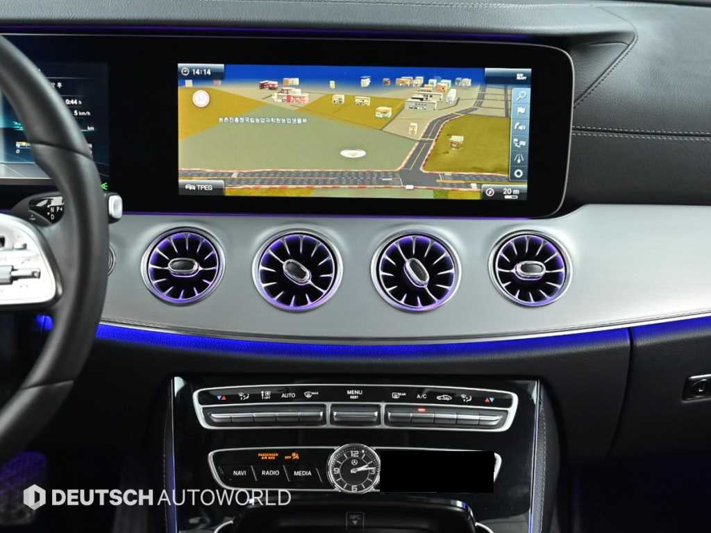 Mercedes-Benz CLS-Class — photo 14
