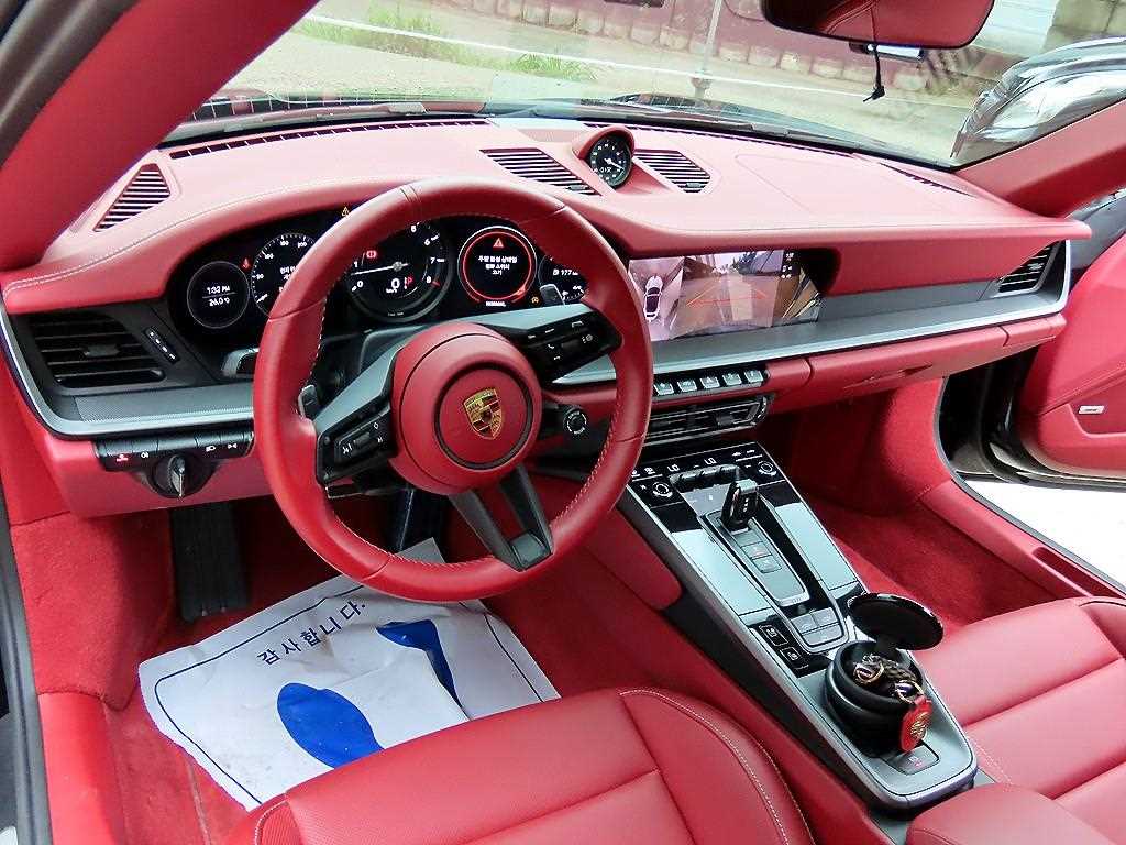 Porsche 911 — photo 11