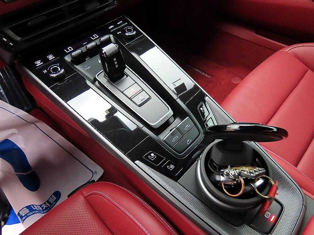 Porsche 911 — photo 14