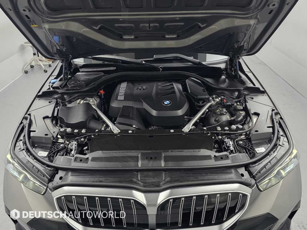 BMW 5-Series — photo 06