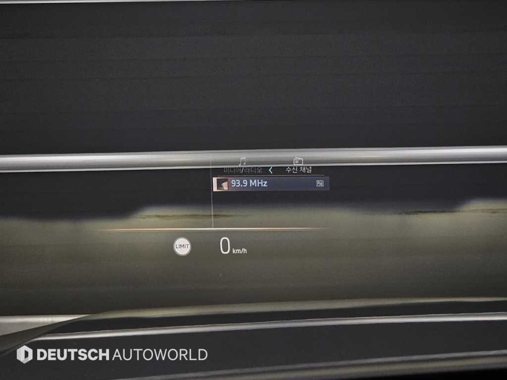 BMW 5-Series — photo 17