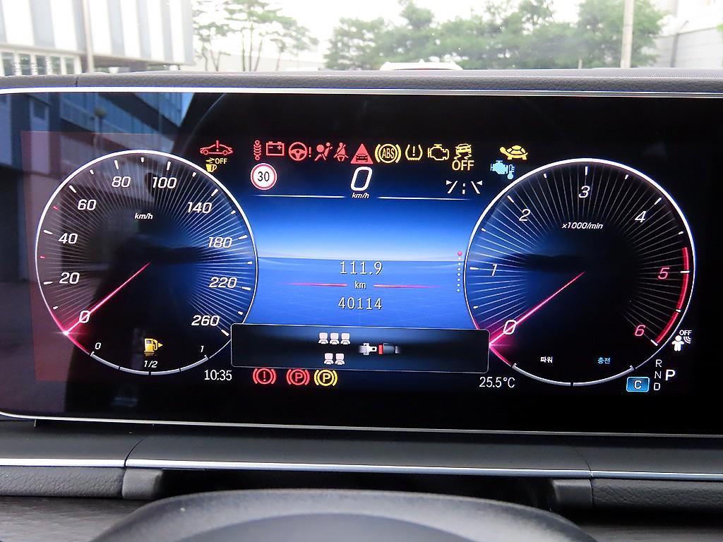 Mercedes-Benz GLS-Class — photo 09