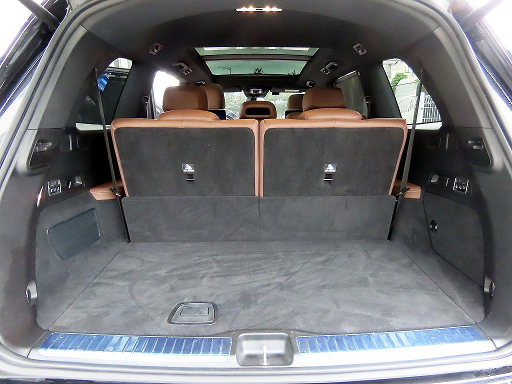 Mercedes-Benz GLS-Class — photo 16