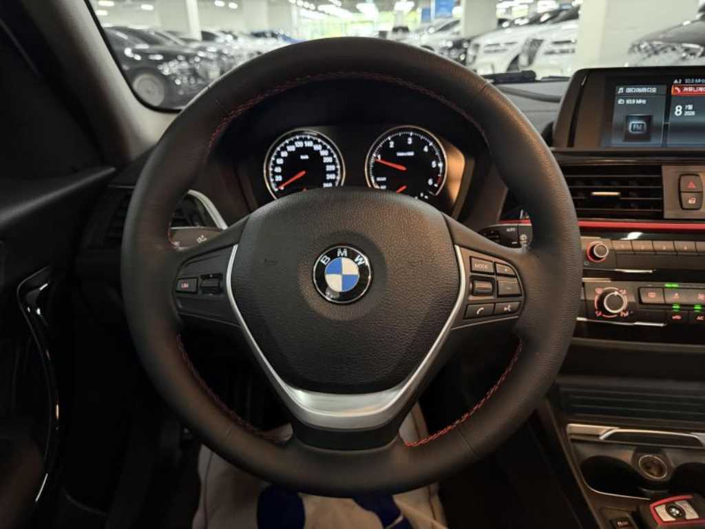 BMW 1-Series — photo 12