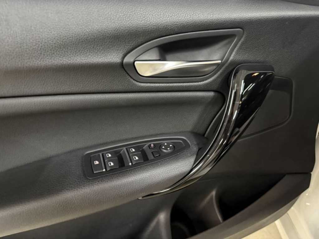 BMW 1-Series — photo 17