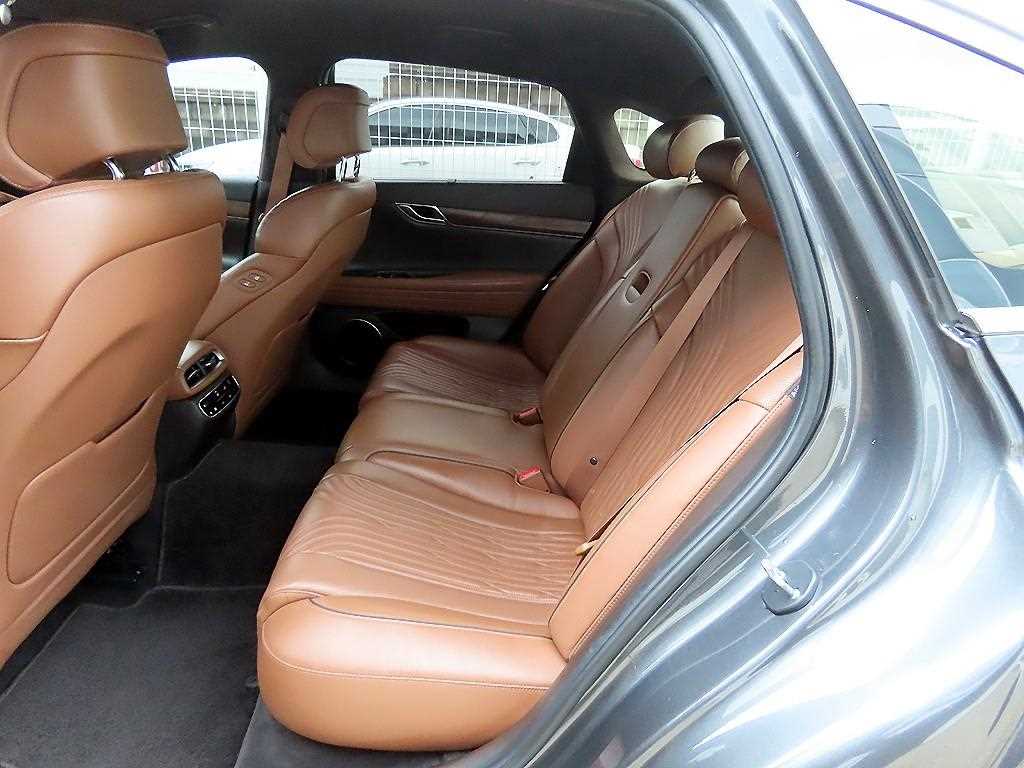 Genesis G80 — photo 06