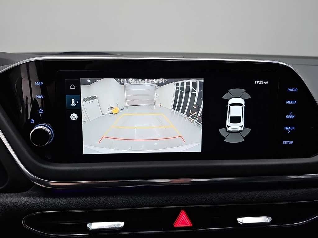 Hyundai Sonata — photo 14