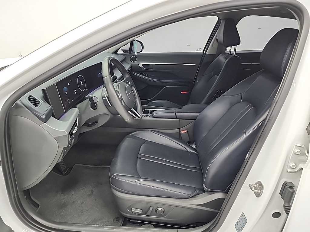 Hyundai Sonata — photo 11