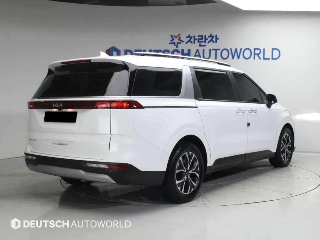 Kia Carnival — photo 02
