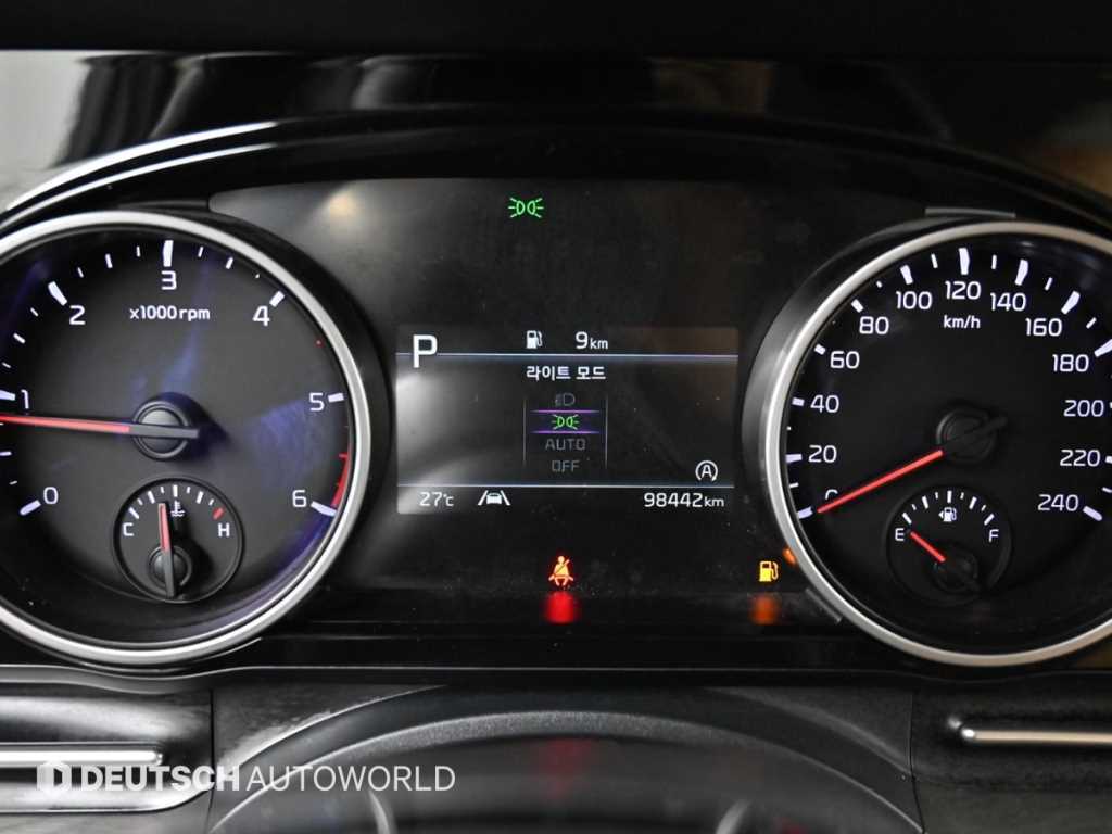 Kia Carnival — photo 08