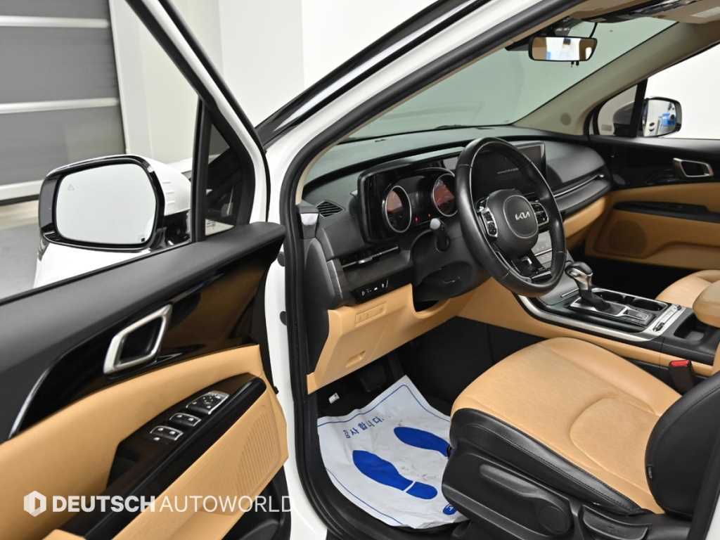 Kia Carnival — photo 11