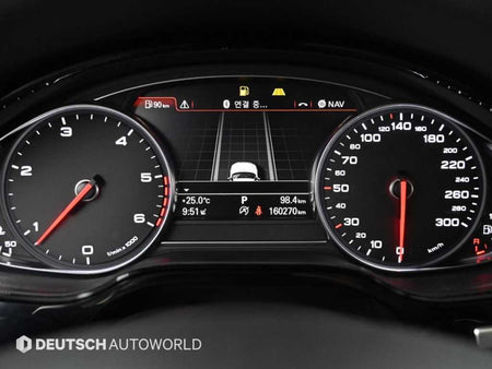 Audi A8 — photo 08