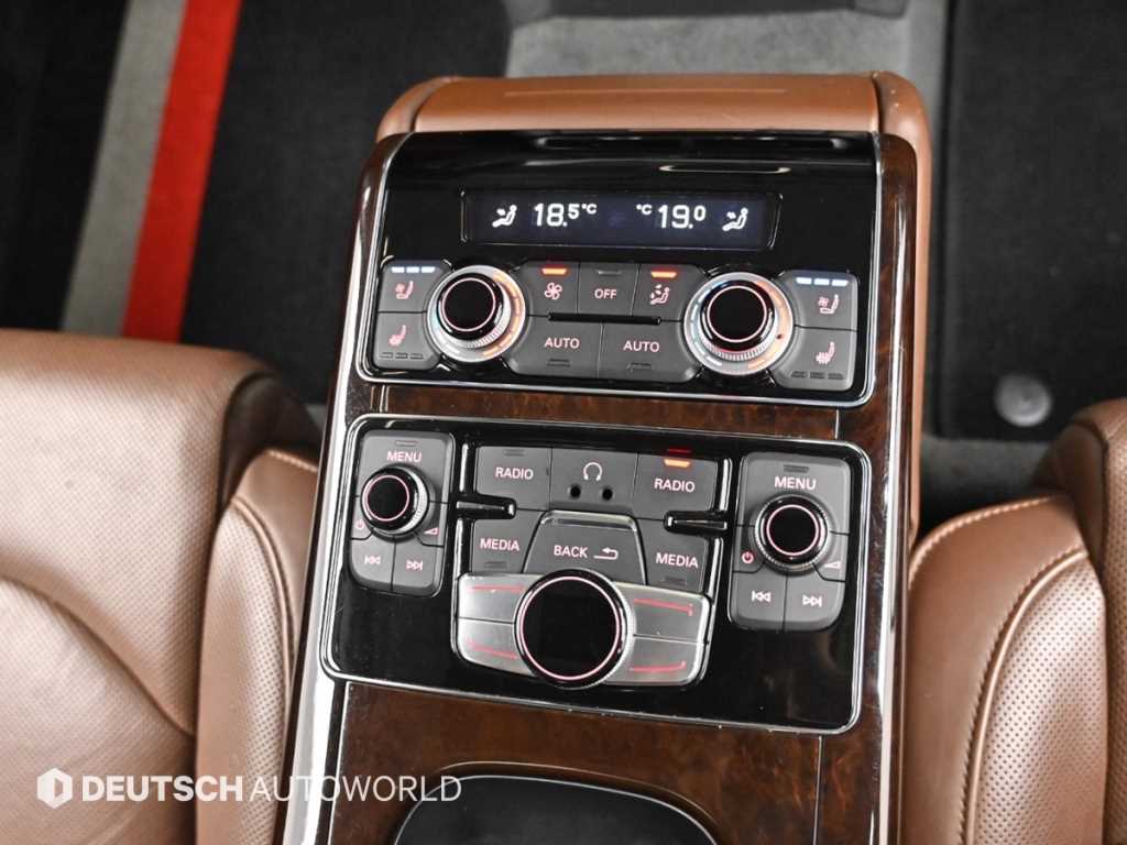 Audi A8 — photo 16