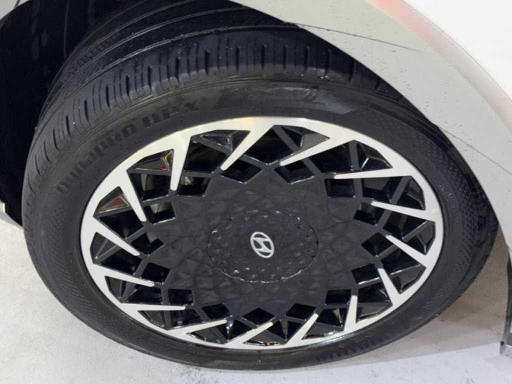 Hyundai Ioniq5 — photo 20