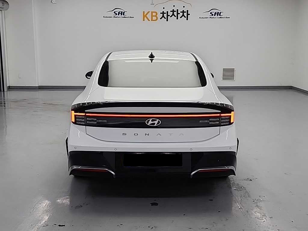 Hyundai Sonata — photo 03
