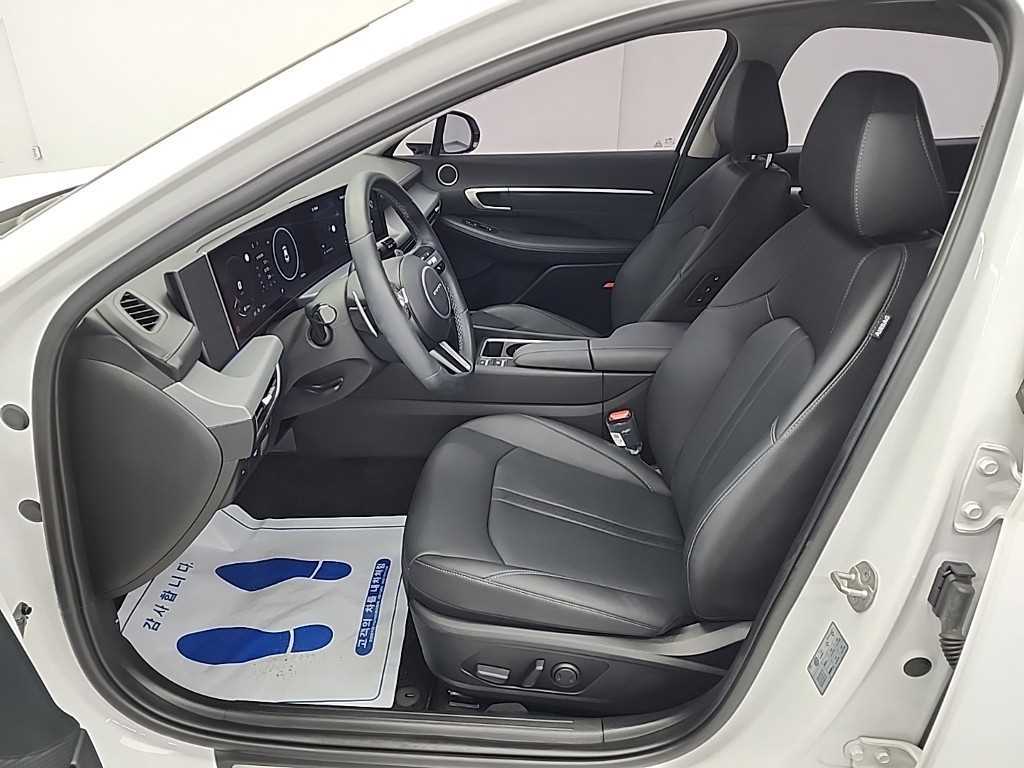 Hyundai Sonata — photo 11