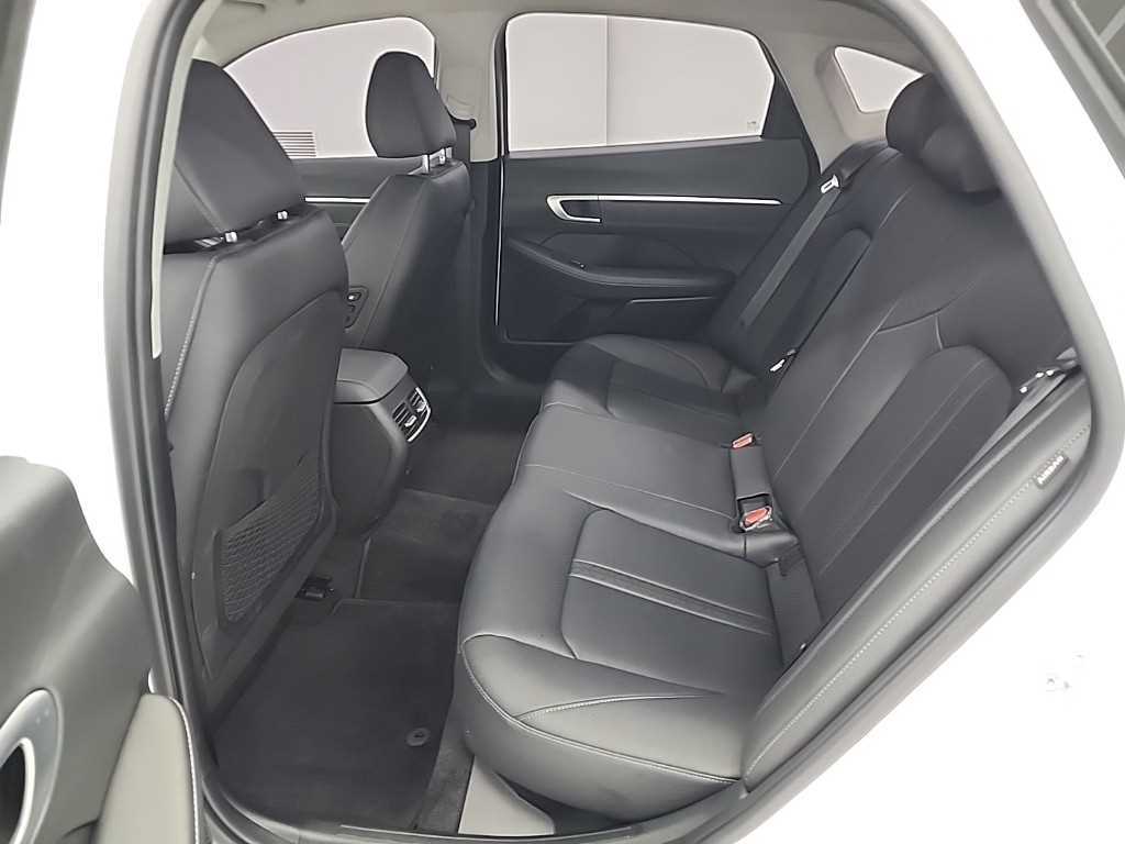 Hyundai Sonata — photo 12