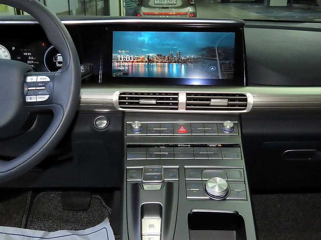 Hyundai Nexo — photo 11