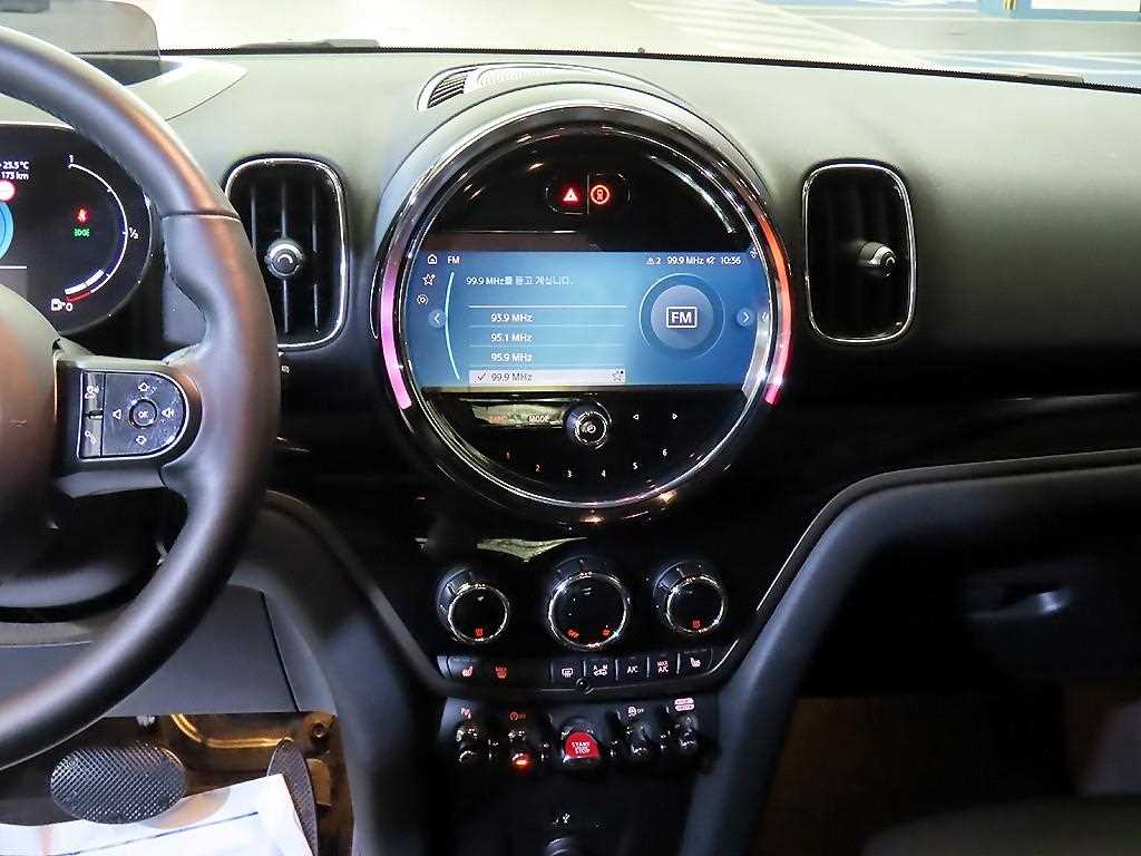 Mini Countryman — photo 11