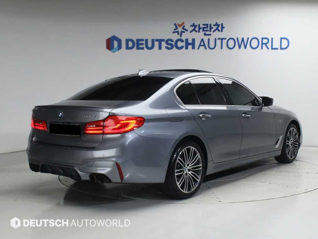 BMW 5-Series — photo 04
