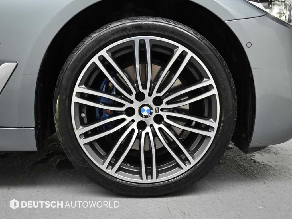 BMW 5-Series — photo 06