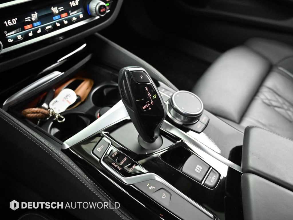 BMW 5-Series — photo 09