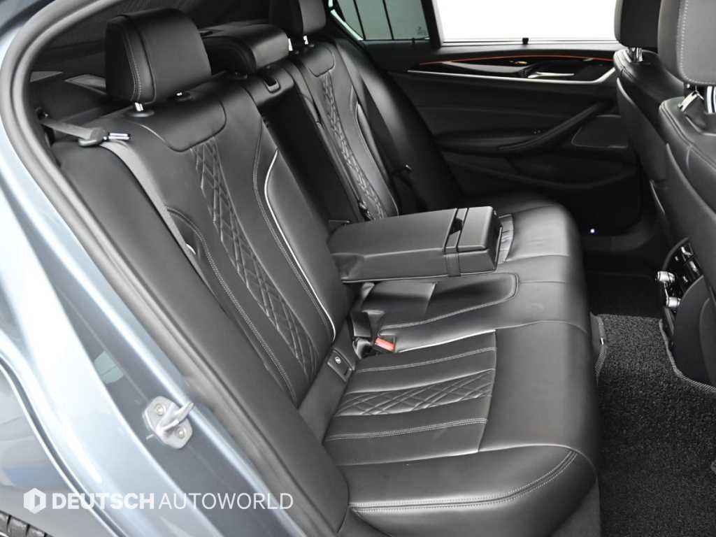 BMW 5-Series — photo 12