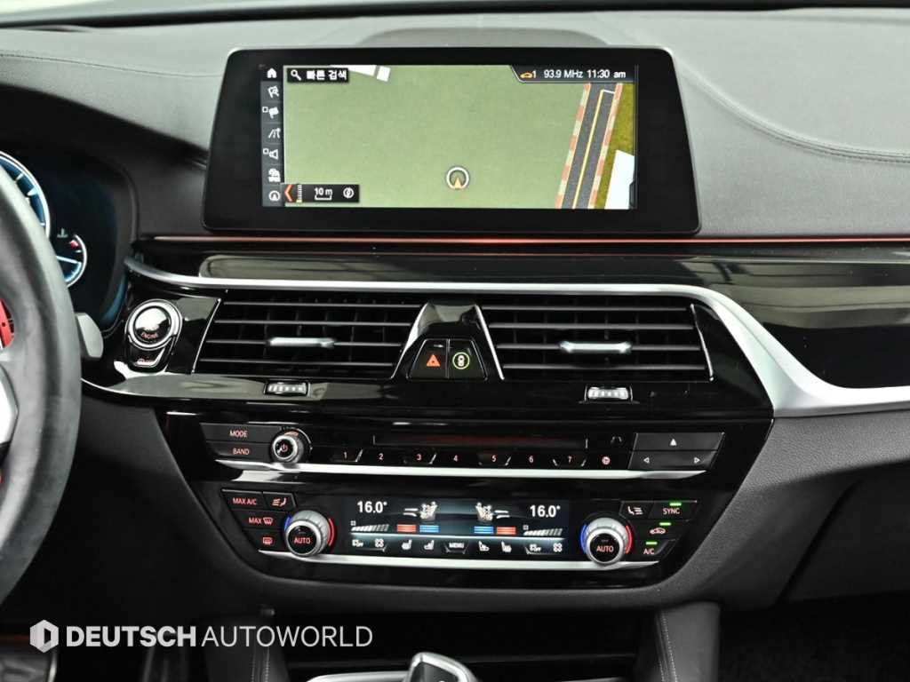 BMW 5-Series — photo 14