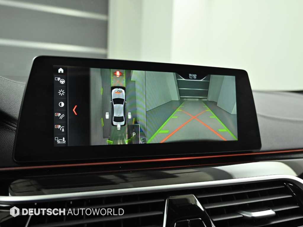 BMW 5-Series — photo 15