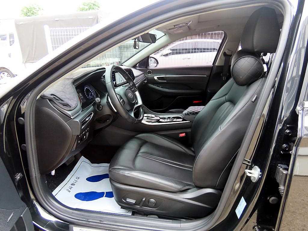 Hyundai Sonata — photo 05