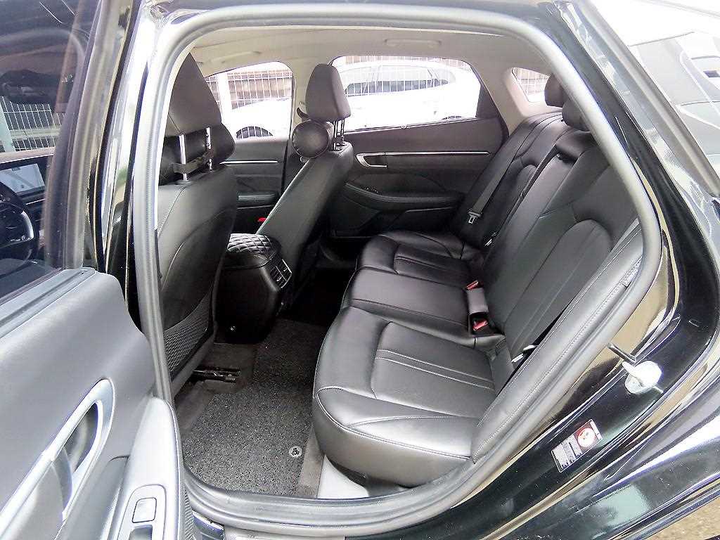 Hyundai Sonata — photo 06