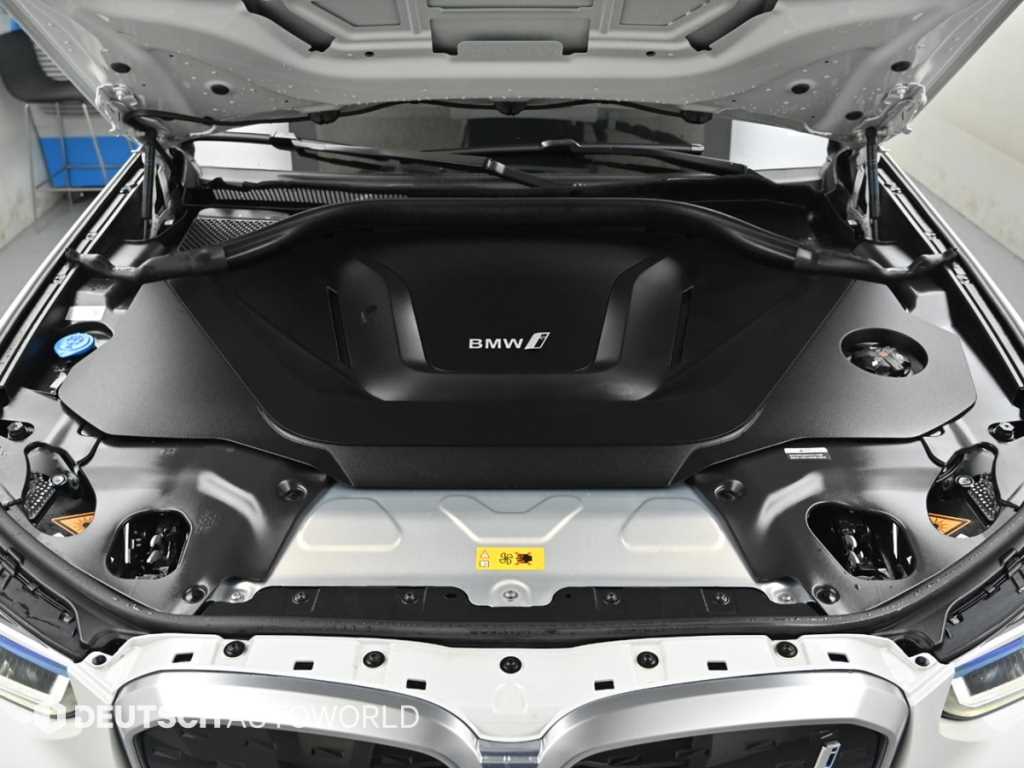 BMW iX3 — photo 06