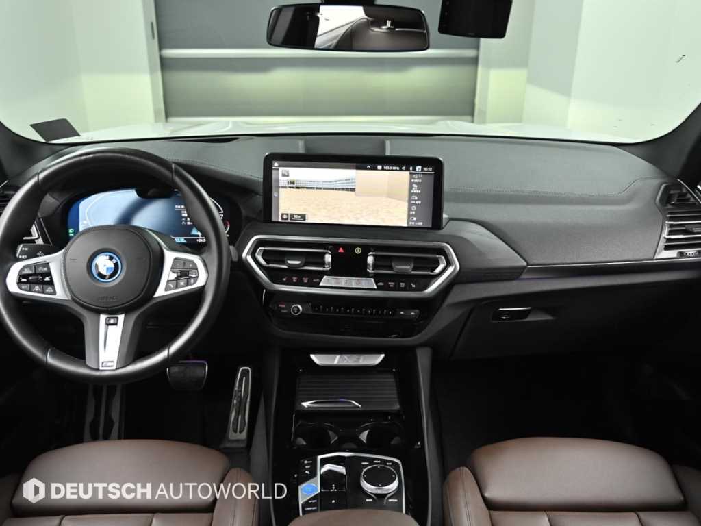 BMW iX3 — photo 07