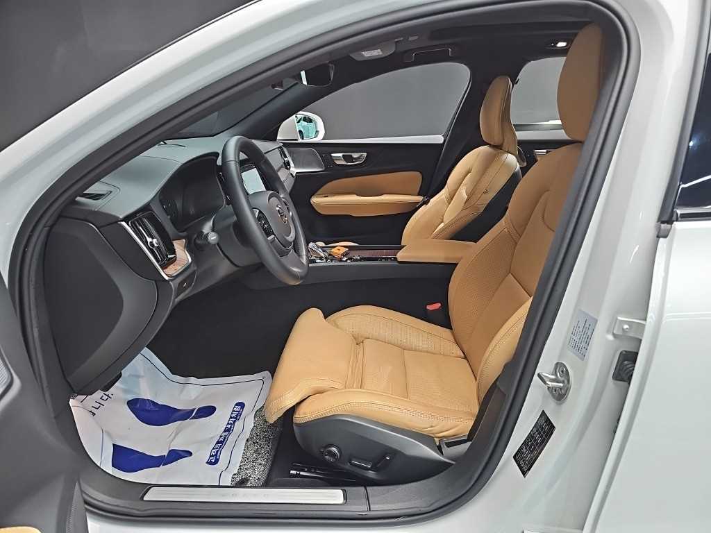 Volvo V60 — photo 11