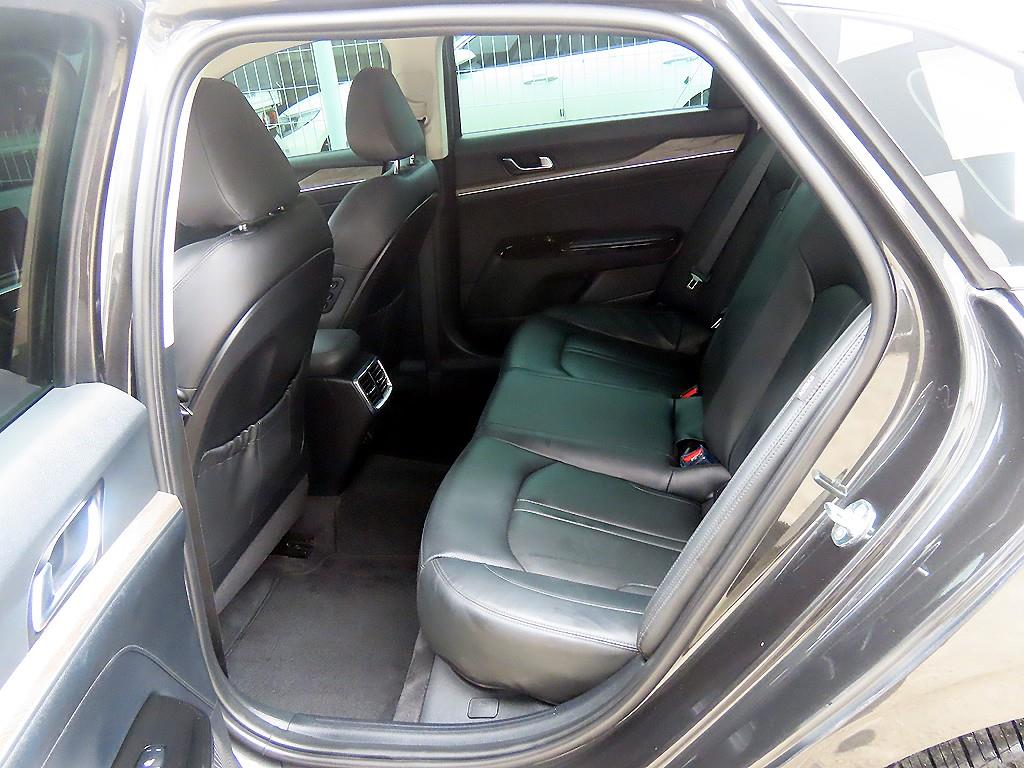 Kia K5 — photo 06