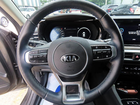 Kia K5 — photo 08