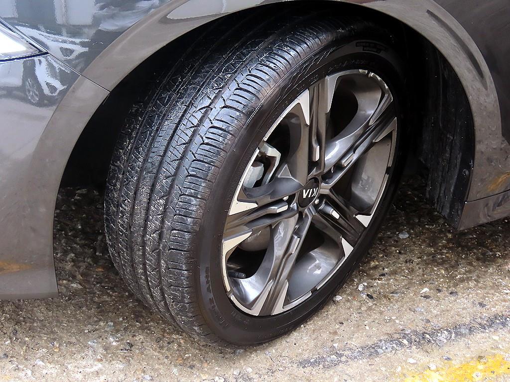 Kia K5 — photo 20