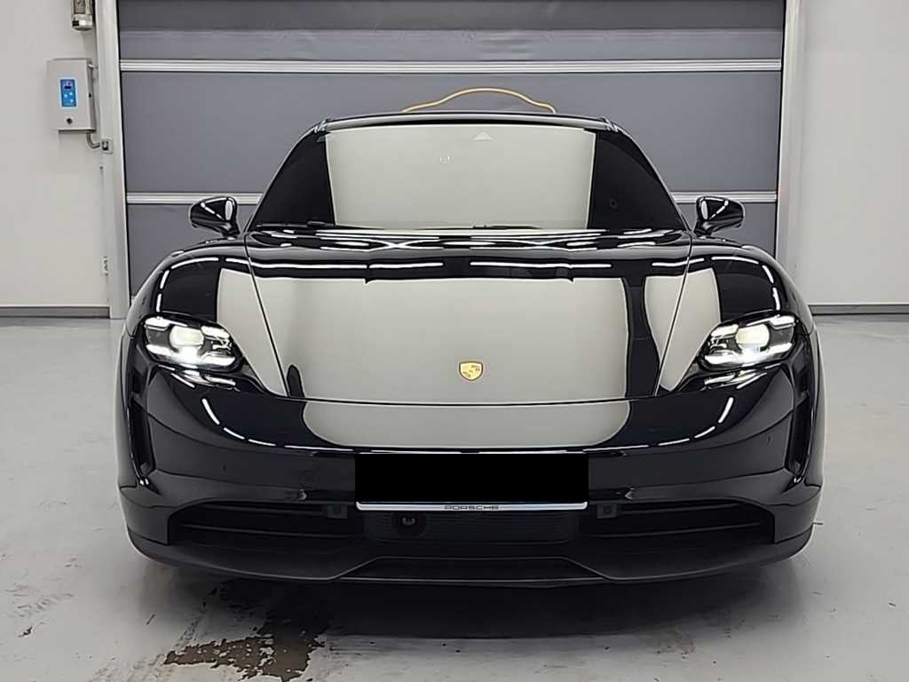 Porsche Taycan — photo 02