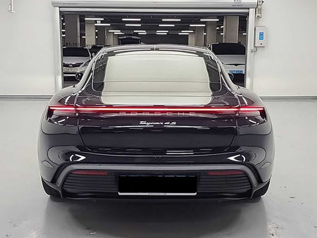 Porsche Taycan — photo 03