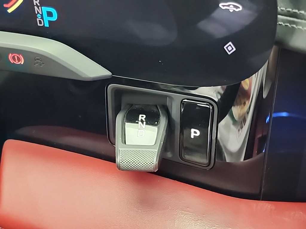 Porsche Taycan — photo 08